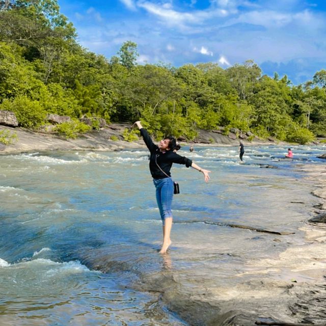 น้ำตกในอำเภอขุญหาญ จังหวัดศรีสะเกษ