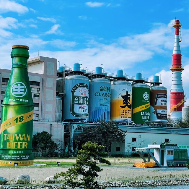 竹南啤酒觀光工廠｜苗栗｜巨大啤酒瓶打卡景點