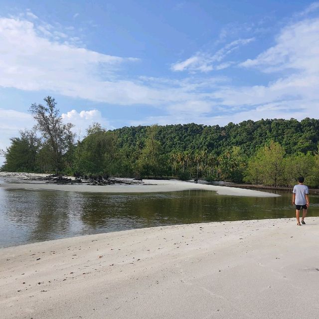 หาดบานชื่น สวรรค์ของคนรักทะเล