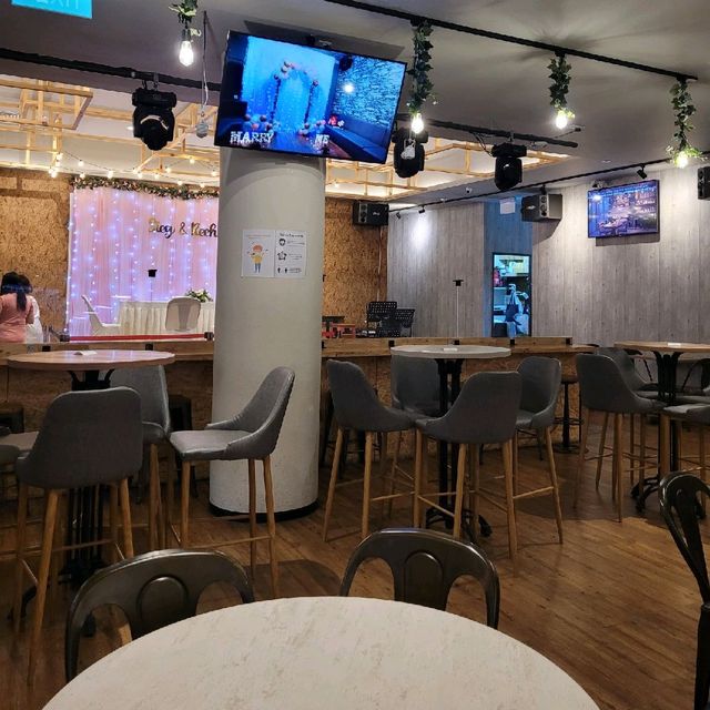 7th Heaven KTV and Cafe
