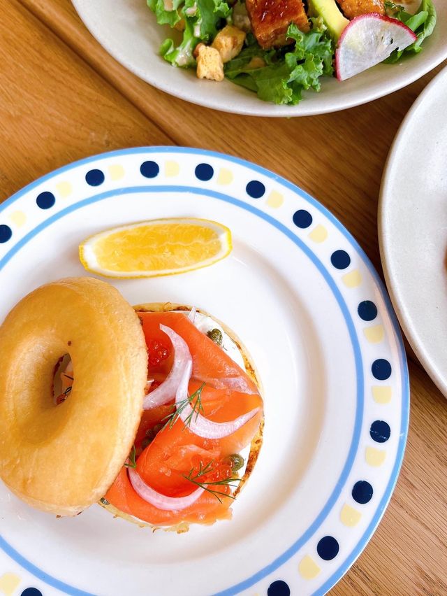 曼谷本地唔牌Cafe donut 店
