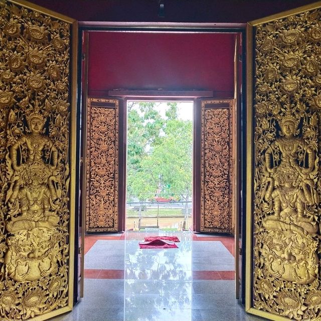 ไหว้หลวงพ่อทันใจ วัดราชมณเฑียร