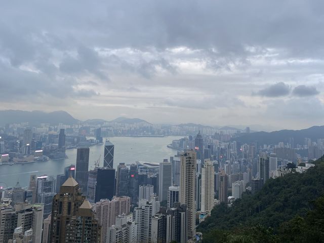 欣賞到香港絕美維多利亞景色😍山頂凌霄閣