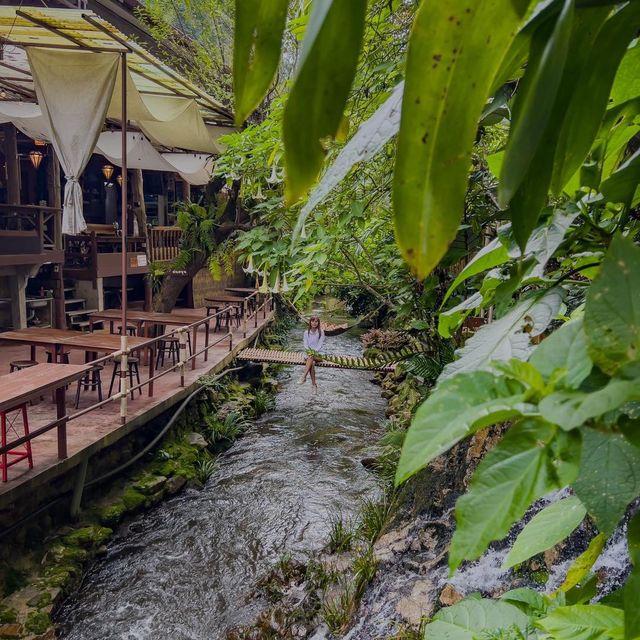 ร้านอาหารริมลำธาร  แม่ลาย เชียงใหม่