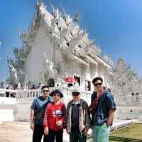 โบสถ์สีขาวกับศิลปะที่เป็นเอกลักษณ์
