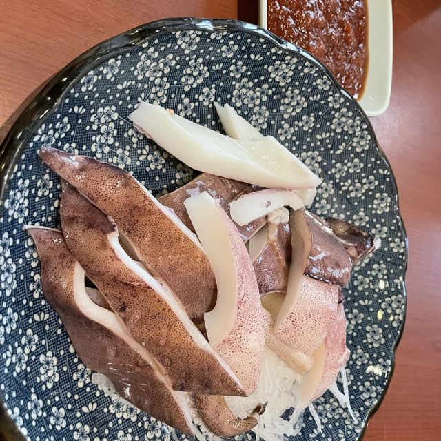 厚厚生魚片丼飯，絕對粗飽飽的板橋日式料理-漁悅日式料理