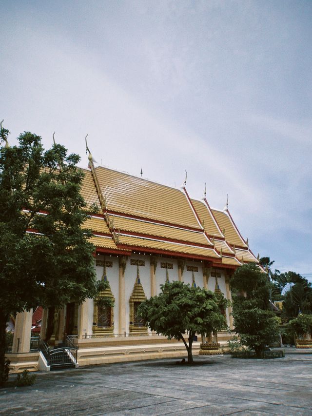 unseen  สักการะไหว้วัดพระผุด จ.ภูเก็ต