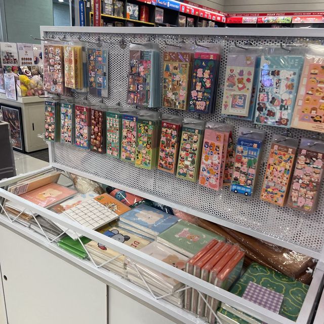韓国/ソウル【金浦空港】本だけじゃない！？雑貨も文具もある本屋さん📚💕