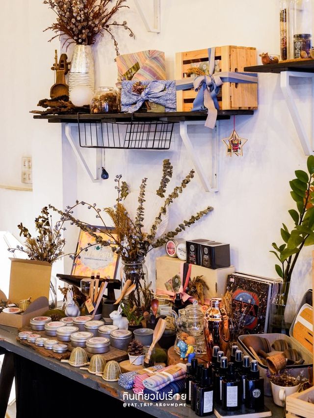 TE time & space ร้านชาดอกไม้ สมุนไพร และชานม 