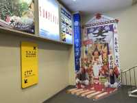 主要交通機関に直結。地下飲食店街『博多うまかもん通り』
