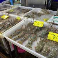 ตลาดสด ลานโพธิ์ นาเกลือ เมืองพัทยา