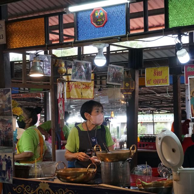 วัดพระยาสุเรนทร์ (หลวงปู่ทวดองค์ใหญ่-ตลาดน้ำ)