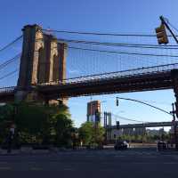 Seeing Brooklyn Bridge from dawn to dusk 