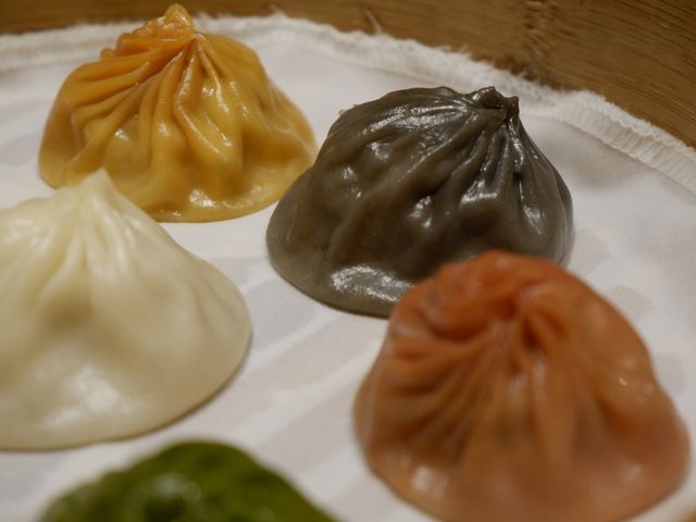 八色小籠包，各色顯功夫 