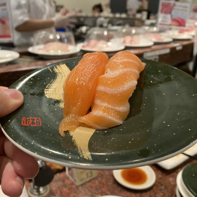橫濱新鮮好味嘅迴轉壽司