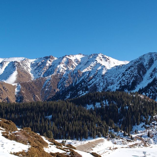 Almaty lake in winter