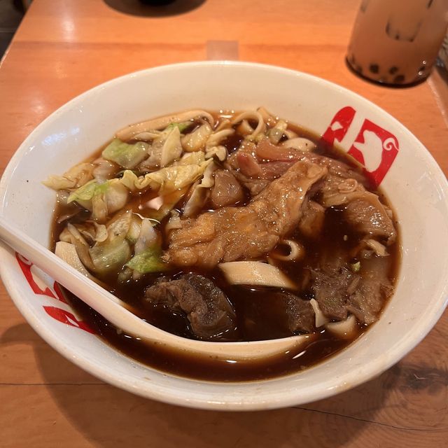 夠晒台灣地道風味既牛肉麵