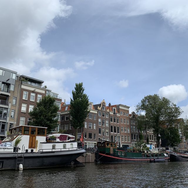 Interesting & unique houseboats in Amsterdam 