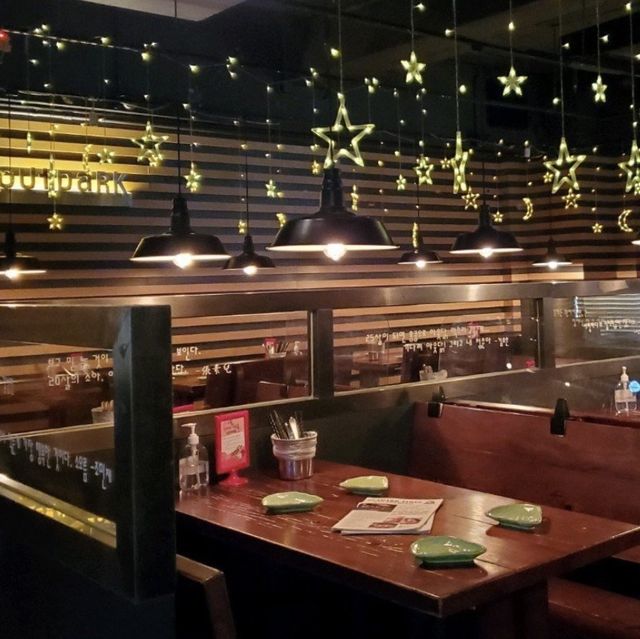 尖沙咀韓國🇰🇷菜樓上Cafe人龍店❤️