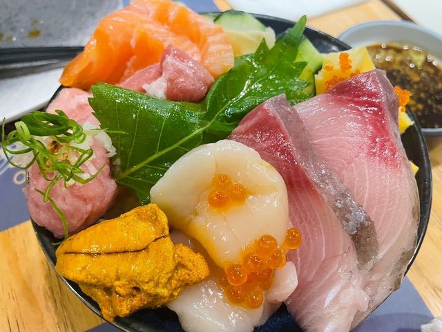 豐富海鮮丼