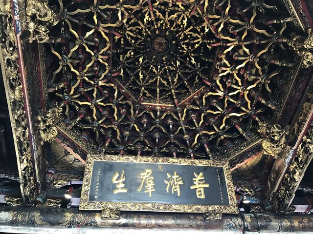 【台湾】台湾一のパワースポット！龍山寺をご紹介