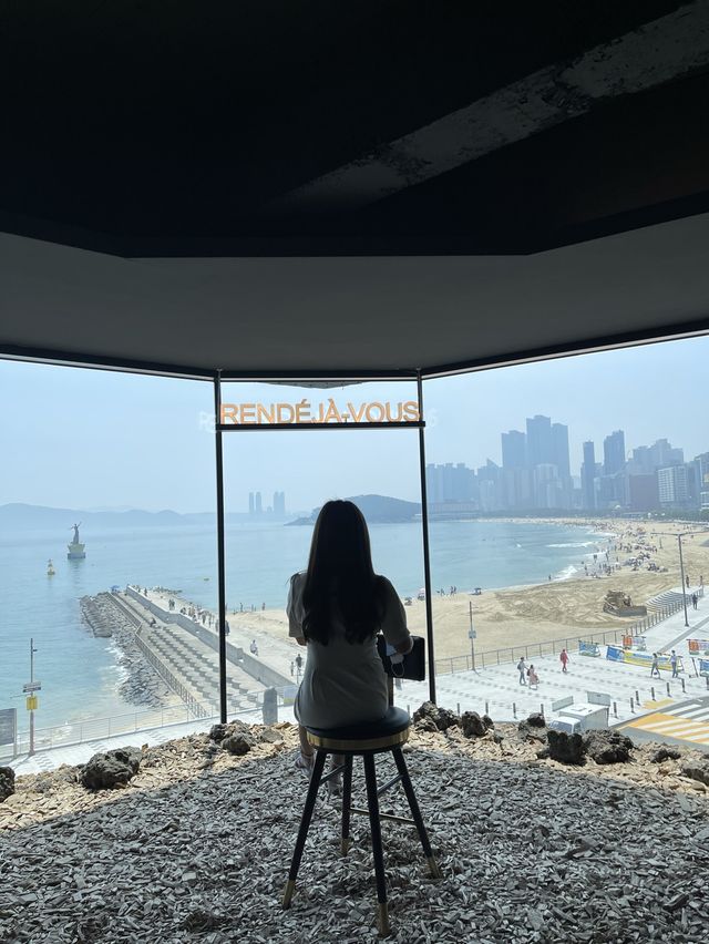 해운대가 한눈에 보이는 핫한 오션뷰 카페🌊 <랑데자뷰>