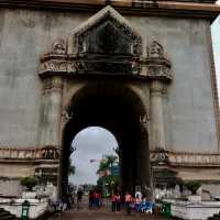 Patuxay Monument