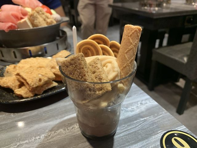 北車有黑糖霜淇淋小火鍋 - 砸鍋賣鐵小火鍋