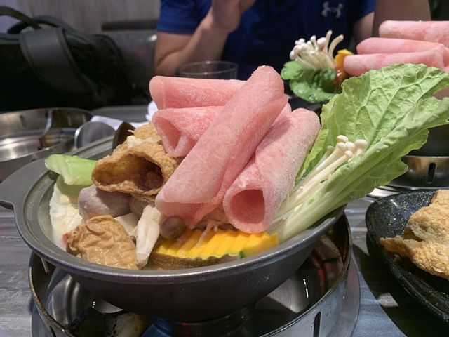 北車有黑糖霜淇淋小火鍋 - 砸鍋賣鐵小火鍋