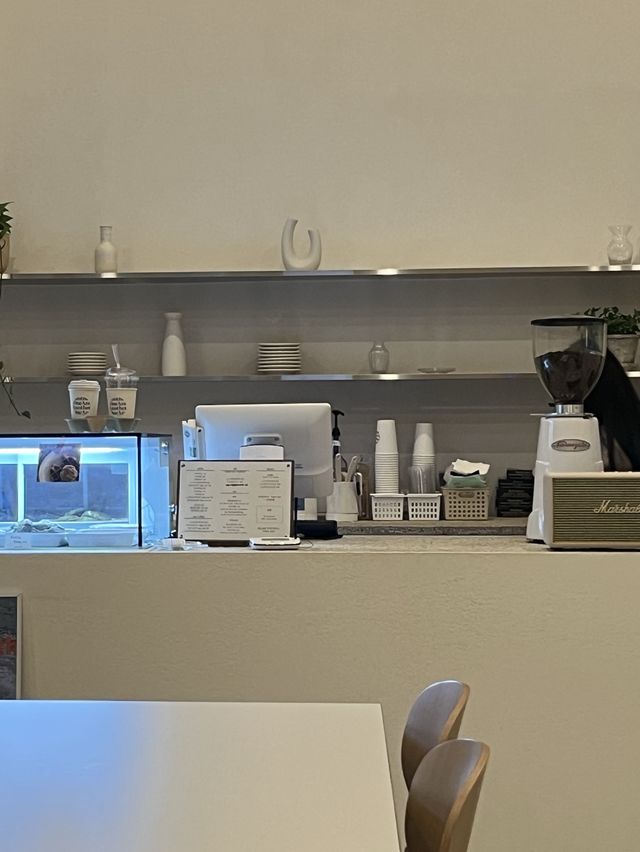 (안산/카페) 모던한 느낌에 달달한 디저트 카페 one anather☕️