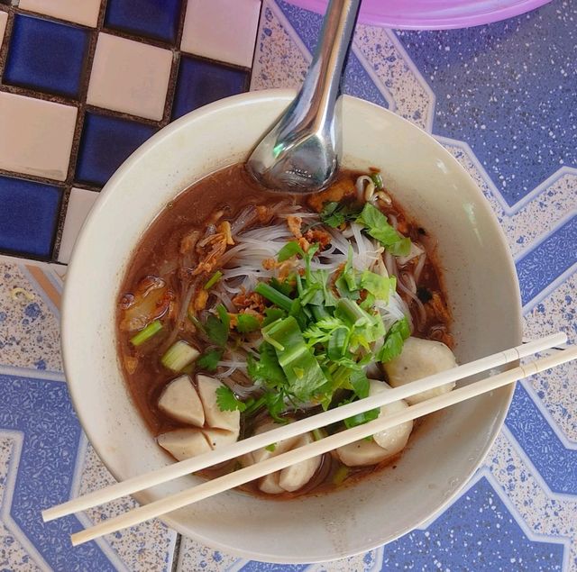 ก๋วยเตี๋ยวยายไพรศรี อร่อยดีจนต้องบอกต่อ