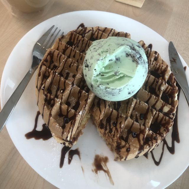 Dessert Introvert Hangout 