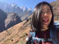 Hiking along Tiger Leaping Gorge 