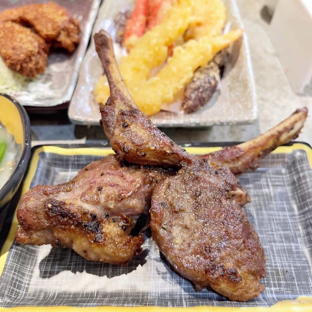 食物款式豐富又抵食嘅午市放題