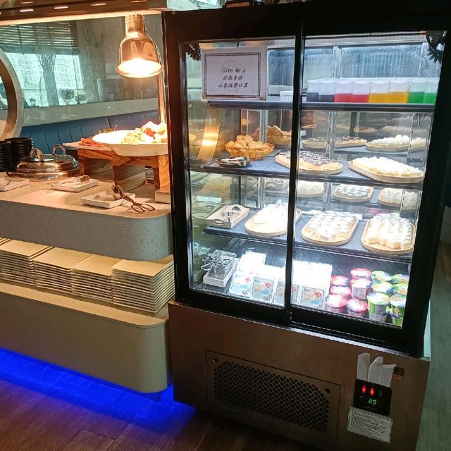觀塘高質半自助餐 連紅白酒都可以任飲