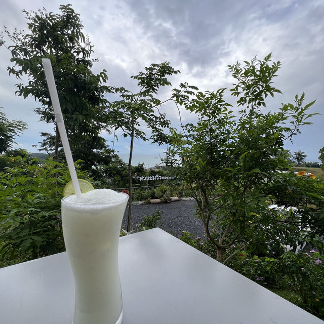 คาเฟ่บนเขาที่อ่าวมะขาม / ภูเก็ต