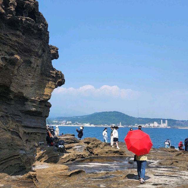 날씨가 허락해야 볼 수 있는 용머리해안