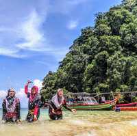 Clear water. Lot of fish.. Recomended!