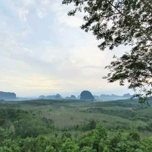 “ดินแดงดอย" วิวอลังการคล้ายภูลังกา
