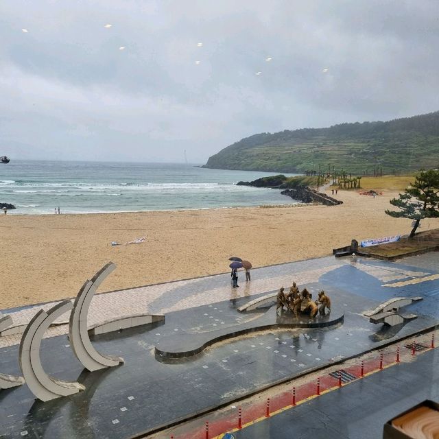 Hamdeok Beach Life