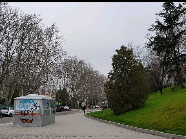 Monumento a los Caidos - Madrid