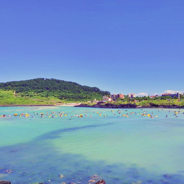 🏝 오름을 바라보며 해수욕을 즐기는, 함덕해수욕장
