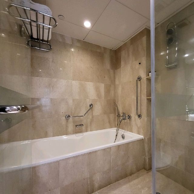 小朋友最喜歡去酒店泳池玩水