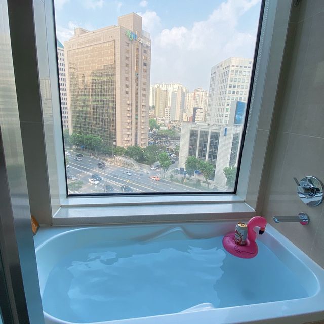 혼캉스로 도심뷰 스파를 즐길 수 있는 ‘롯데시티호텔 마포’