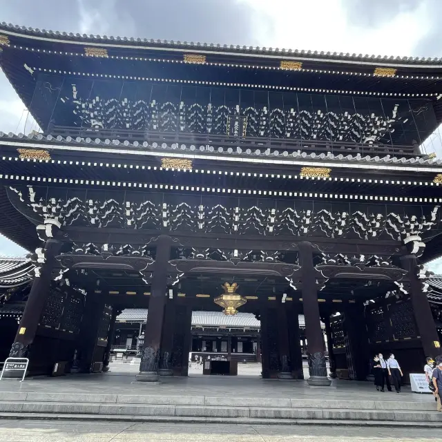 【京都府】JR京都駅に近い世界最大級の木造山門へ！