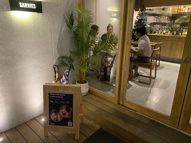  Sarnies.sukhumvit คาเฟ่ชิคๆสไตล์ญี่ปุ่น