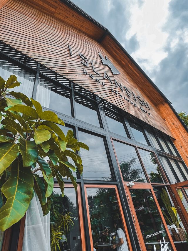 ISLANDISH คาเฟ่บนเกาะสีชัง