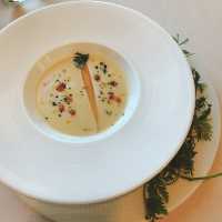 ラグジュアリーホテルでランチ【セントレジスホテル大阪】