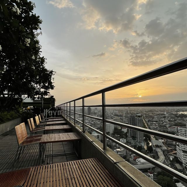 BKK Millennium Hilton lounge 