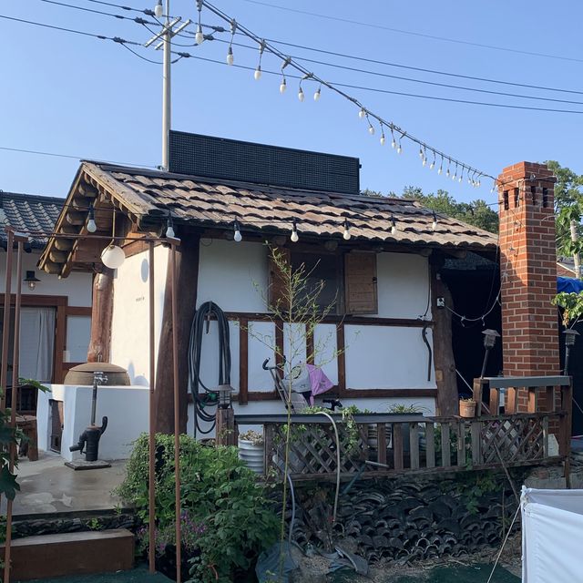 조용한 동네에 위치한 고즈넉한 한옥카페 "카페 은린"